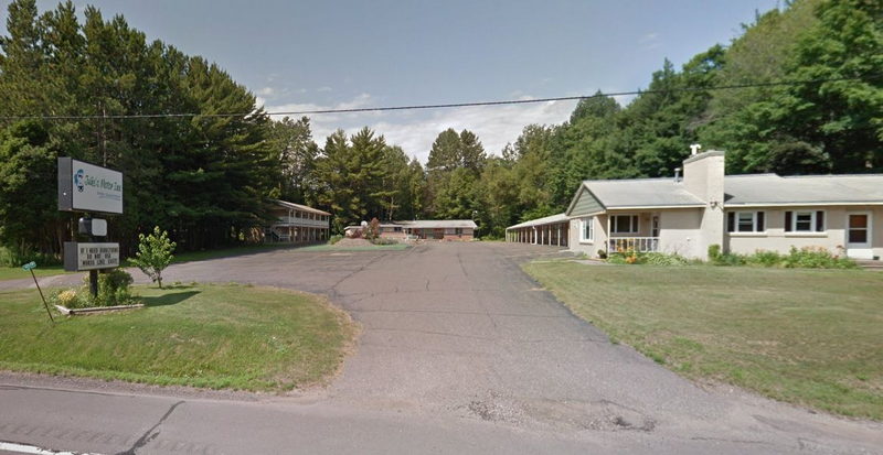 Vacationland Motel - Julies Motor Inn (newer photo)